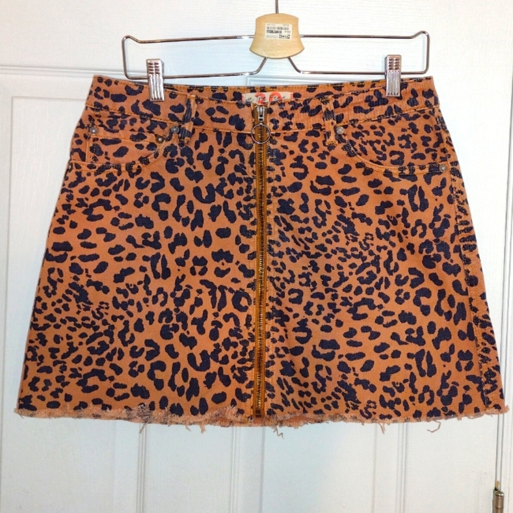 Gorgeous animal print skirt